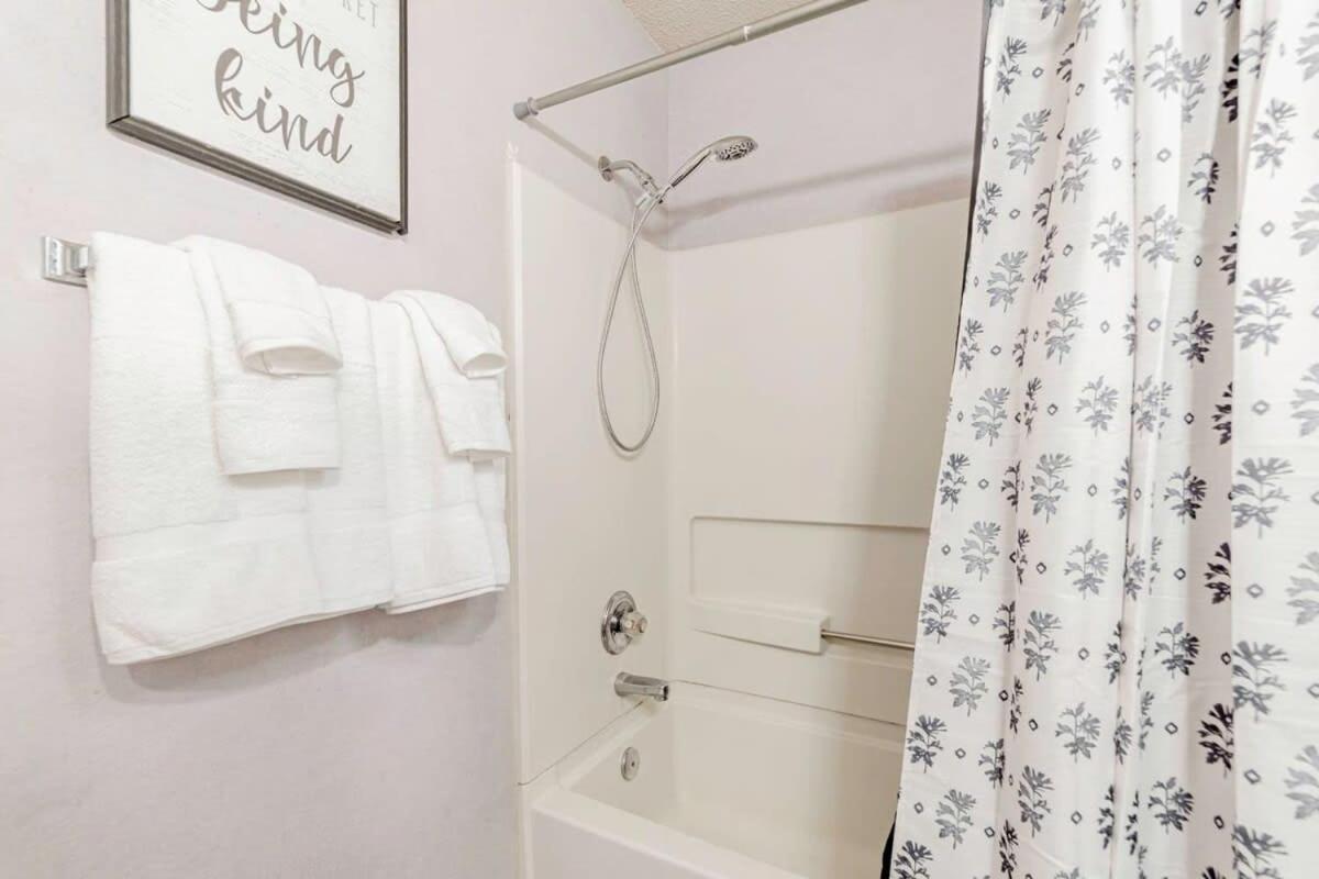 Aerie Oaks Cottage-5Min To Lake, 20Min To Columbia Lexington Bagian luar foto